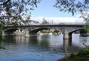 StainesBridge01.JPG