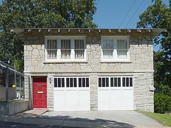 Bonnie and Clyde Garage Apartment.jpg