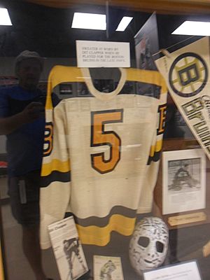 Dit Clapper jersey at IHHOF