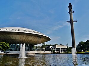 Eindhoven Evoluon 03