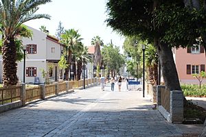 Friday Morning in Sarona, Tel Aviv IMG 0890