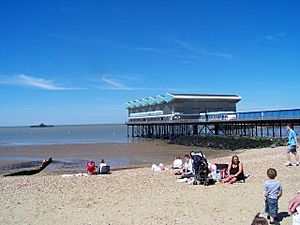 Herne Bay Pier 027.jpg