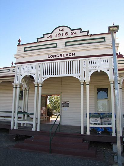 Longreach Railway Station entrance (2013).jpg