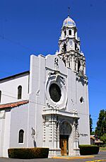 St. Paul Cathedral - Yakima 03.jpg