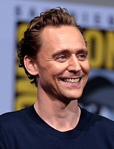 Tom Hiddleston (36109110291) (cropped)