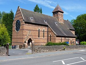 Holy Trinity Church, Oakengates (geograph 1929317).jpg