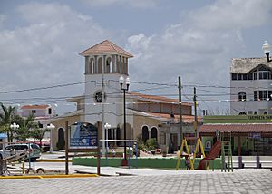 Puerto Morelos plaza