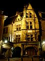 Sarlat-medieval-city-by-night-13