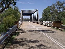 BridgeOverMurrumbidgeeRiverNearCollingullie