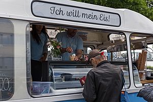 Eisstand- Ich will mein Eis! (27774188485)