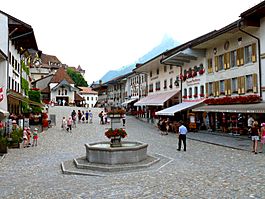 Gruyères-main-street.jpg