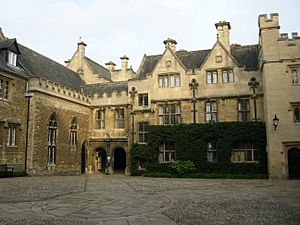 Merton college, front quadrangle 01