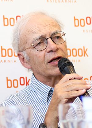 Peter Singer 2017 (cropped).jpg