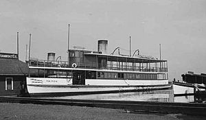 Triton steamboat ca 1911.jpg