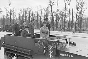 British Victory Parade in Berlin BU9088