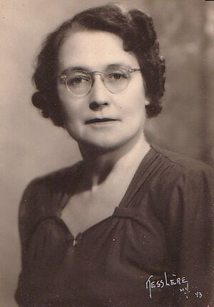 Freda in 1943.jpg