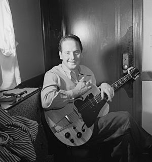 Les Paul, ca. Jan. 1947 (William P. Gottlieb 07001).jpg