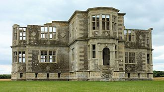 Lyveden New Bield July 2016.jpg