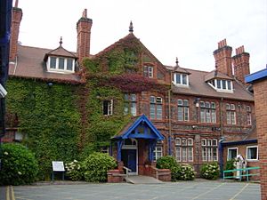 Original entrance Broadgreen Hospital - geograph.org.uk - 38437.jpg