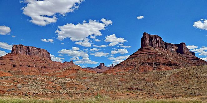 Parriott Mesa and Convent Mesa