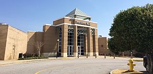 Peachtree Mall Columbus, GA (15430635961).jpg