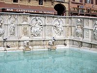 Siena.Campo.Gaia.fountain03.jpg