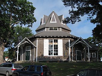 Union Chapel, Oak Bluffs MA.jpg