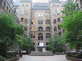 AlleghenyCountyCourthouseCourtyard