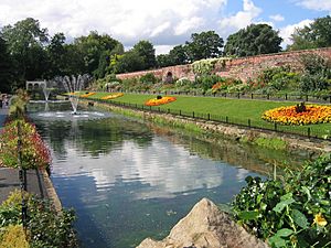 Canal Gardens Aug 2007