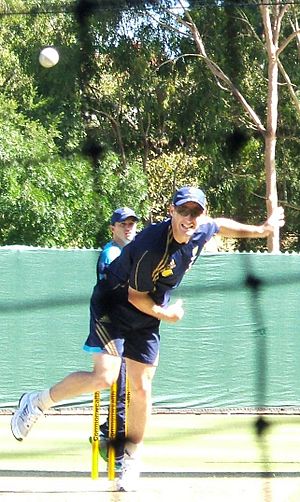 David Hussey bowling 2