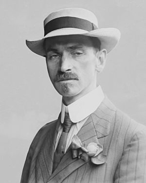 Glenn Curtiss - 1909 (cropped).jpg