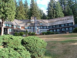 Lake Quinault lodge