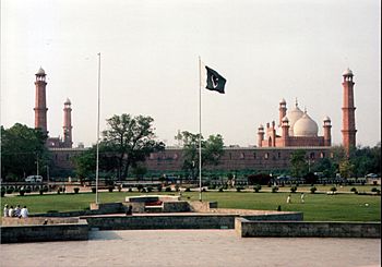 Mosque minare amjad 2006