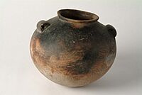 Pre-dynastic Naqada cooking pot HARGM 9833