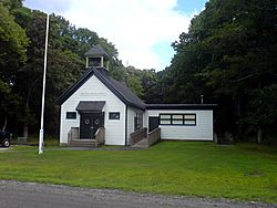 Prudence-island-schoolhouse-in-2007