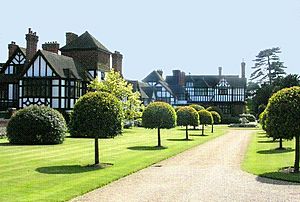 Ascott House - the drive