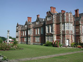 Burton Agnes Hall 01