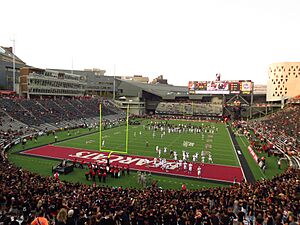 Nippert Stadium (16168215261)