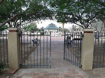 Phoenix-Pioneer Military and Memorial Park-1850-Main Entrance.JPG