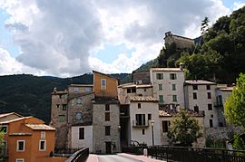 La Roque-en-Provence with the church of Sainte-Pétronille