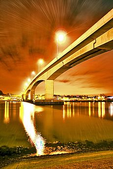 Itchen Bridge in 2007 HDR