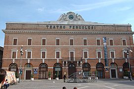 Jesi-teatropergolesi01