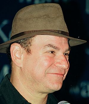 Robert Wuhl 1998.jpg