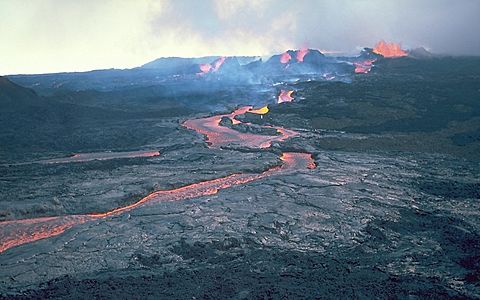 Aa channel flow from Mauna Loa