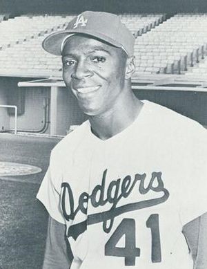 Lou Johnson Dodgers.jpg