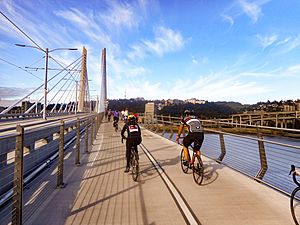 Tilikum Crossing - bicycles 4