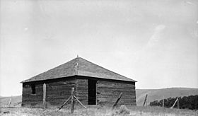 WhiteSwan FortSimcoe Blockhouse.jpg