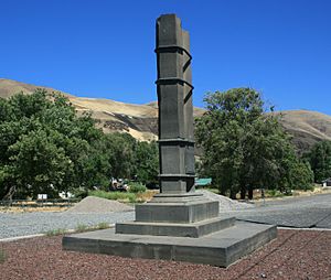 Wishram Monument-July 2011