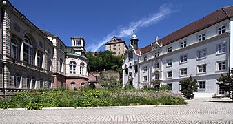 Baden-Baden-Roemerplatz-32-Friedrichsbad-Neues Schloss-Kloster vom Heiligen Grab-2022-gje