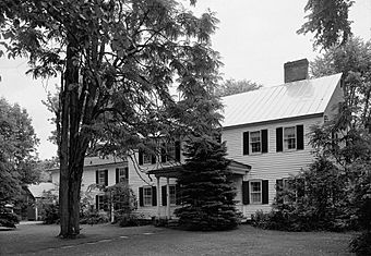 GeneralWilliamFloydHouse WesternvilleNY SouthFront fromSoutheast HABScropped.jpg